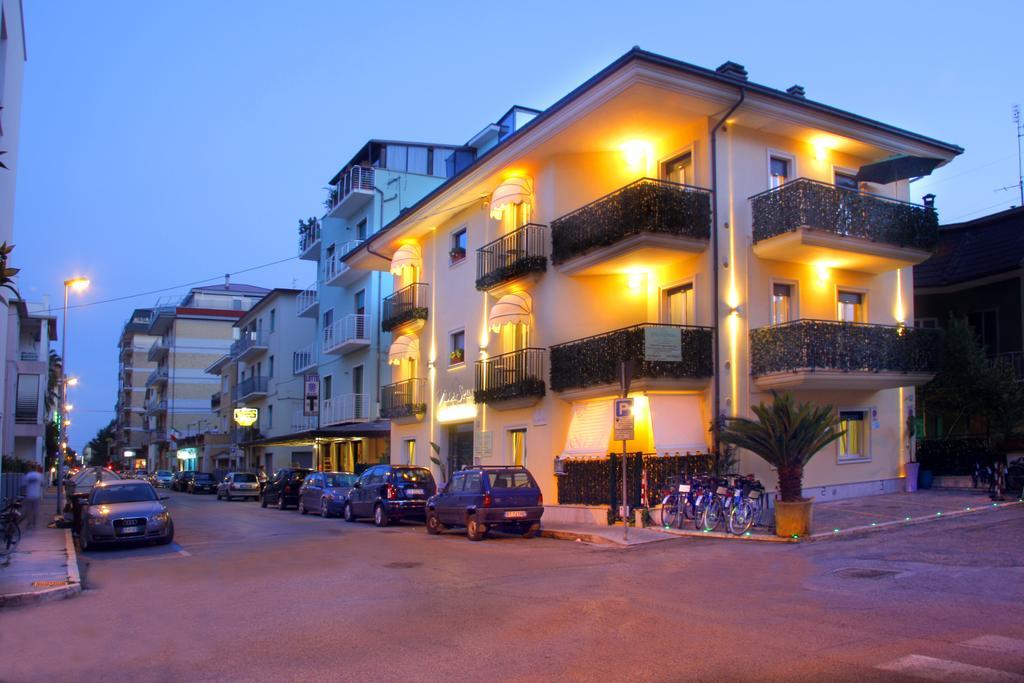 Casa Vacanze Villa Spina Сан Бенедето дел Тронто Стая снимка